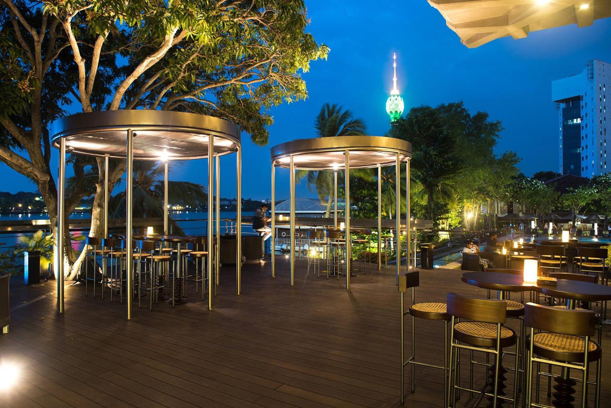 Cinnamon Lakeside Kolombo Exteriér fotografie The Deck