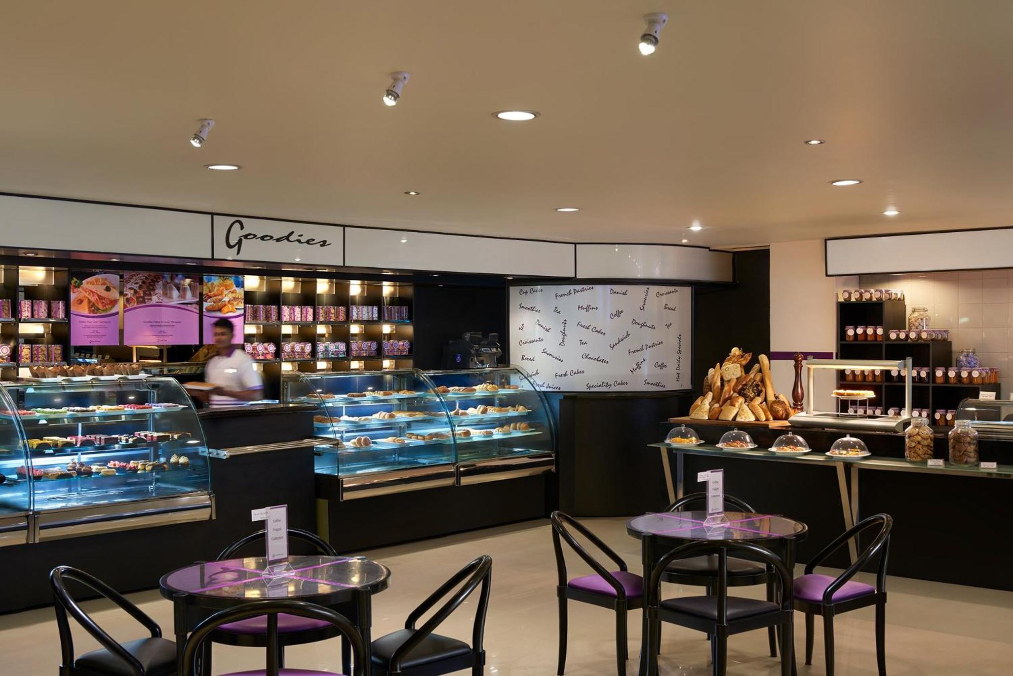 Cinnamon Lakeside Kolombo Exteriér fotografie A pastry shop in Kuala Lumpur, Malaysia