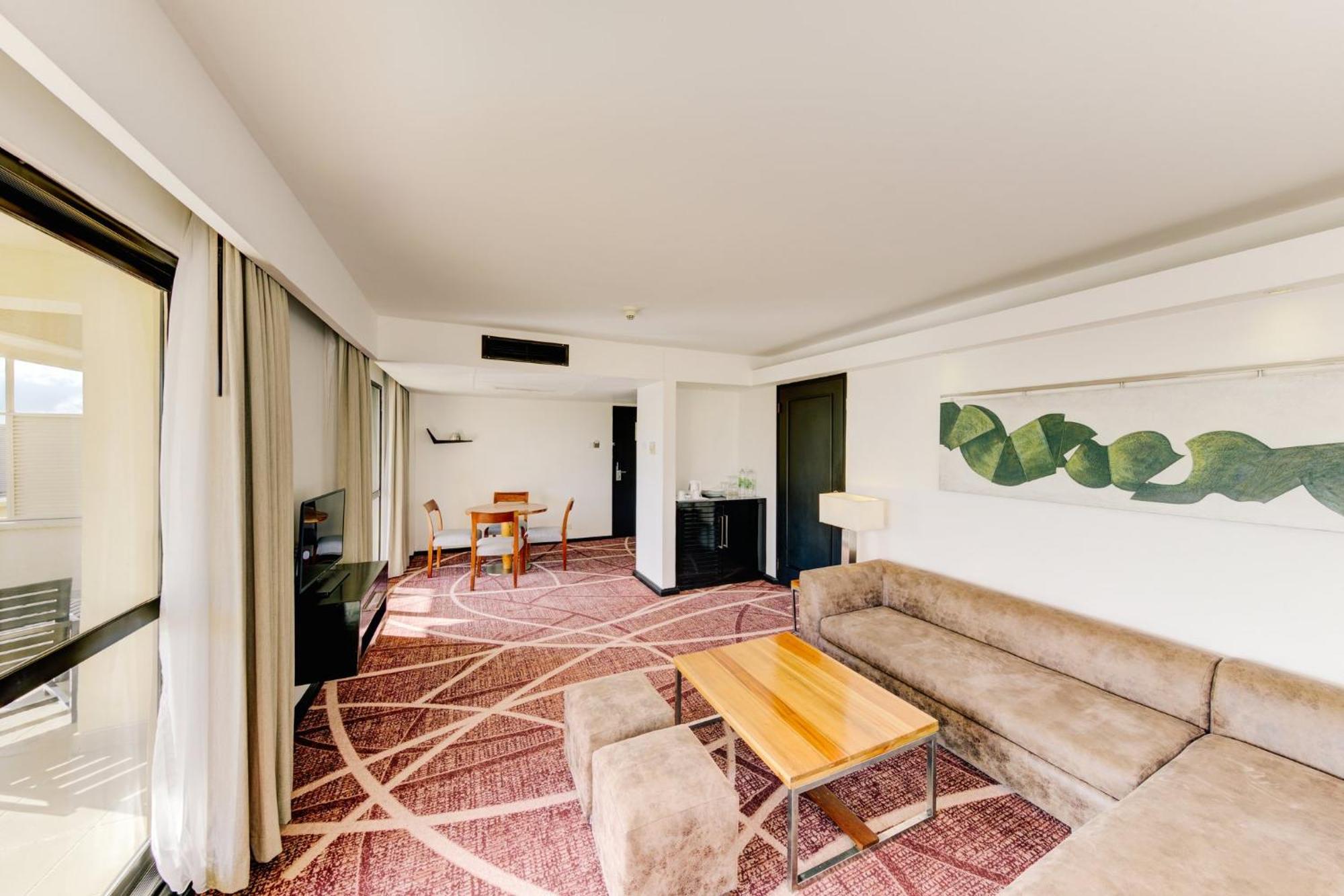 Cinnamon Lakeside Kolombo Exteriér fotografie A suite at the hotel