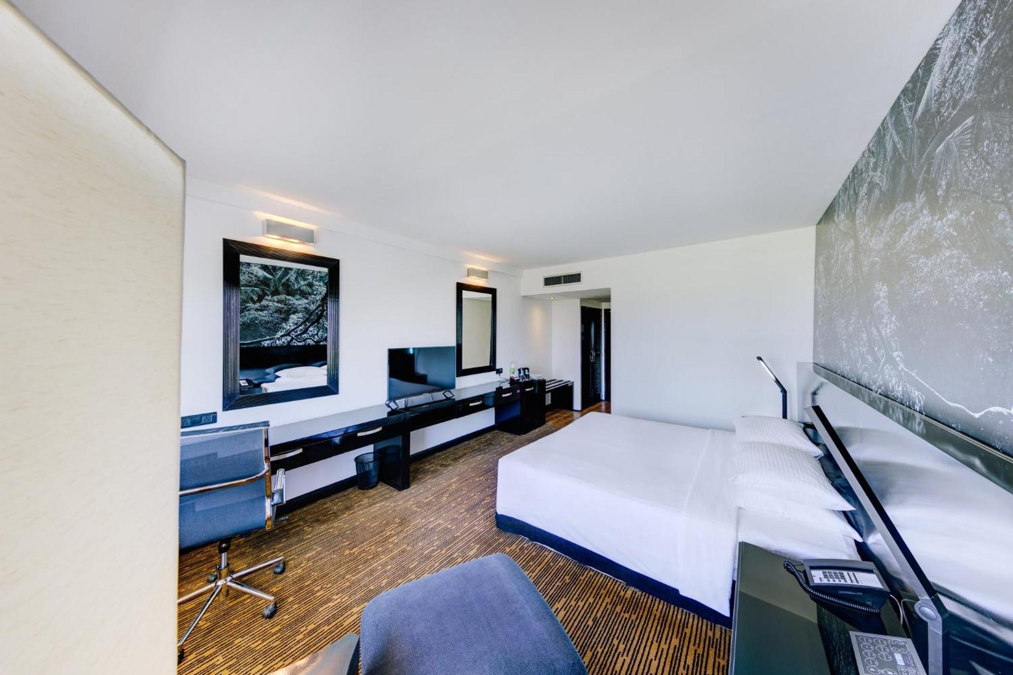 Cinnamon Lakeside Kolombo Exteriér fotografie A room at the hotel