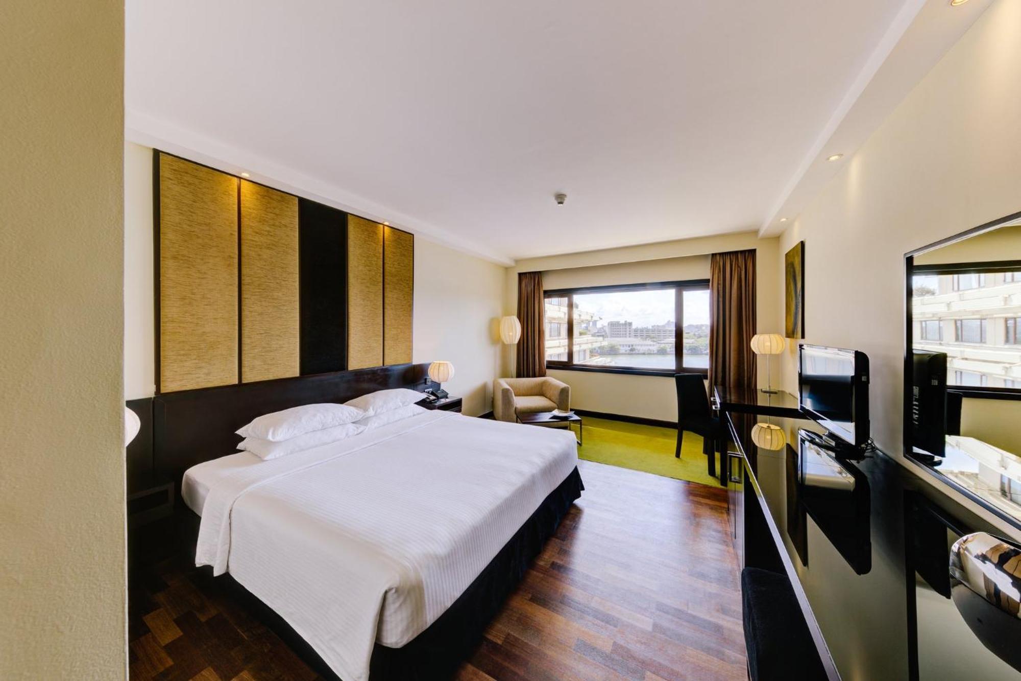 Cinnamon Lakeside Kolombo Exteriér fotografie Deluxe Room